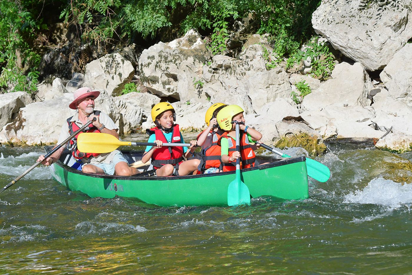 Gorges de l'Ardèche in canoa con accompagnatore